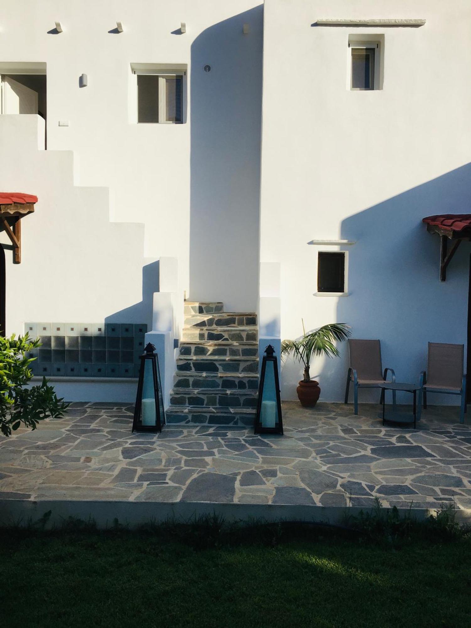 Ninemia Naxos Suites Agios Thaleleos Exterior photo